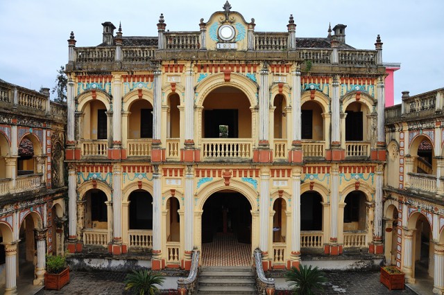 Hoang A Tuong Palace, Bac Ha